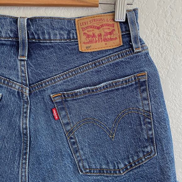 Levi's Women's 501 Cut Off Jean Shorts High Rise Button Fly Blue Denim Size 27 - Picture 3 of 11